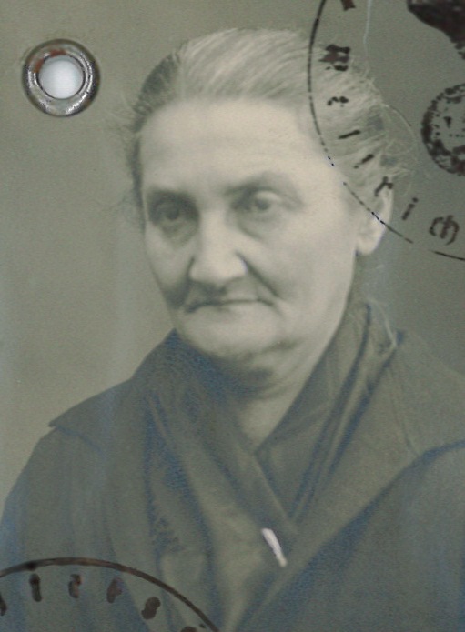 Emma Schuster im Febr. 1939